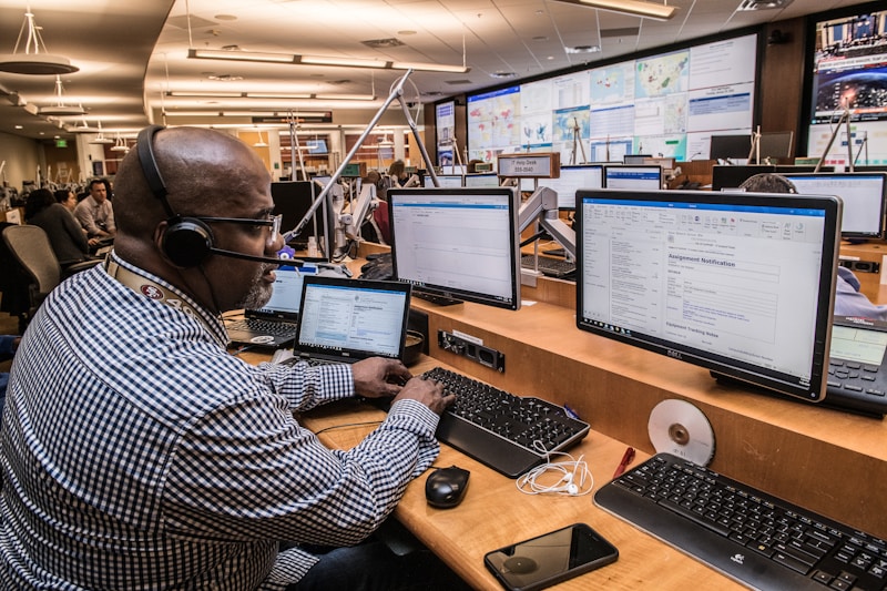 LED Walls for Control Rooms: 24/7 Mission-Critical Displays - LED industry article Brightluxx