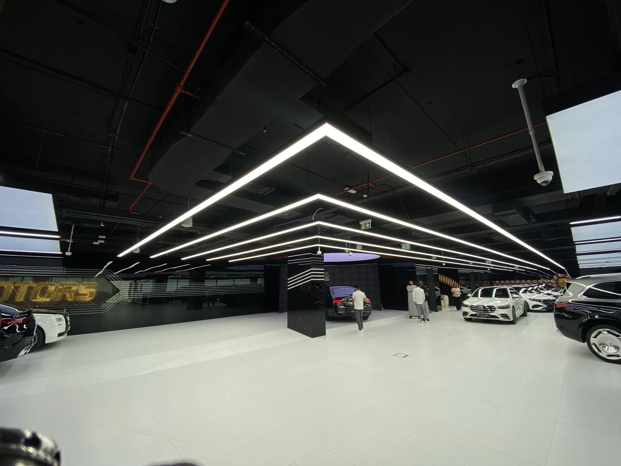 MW Motors — Showroom