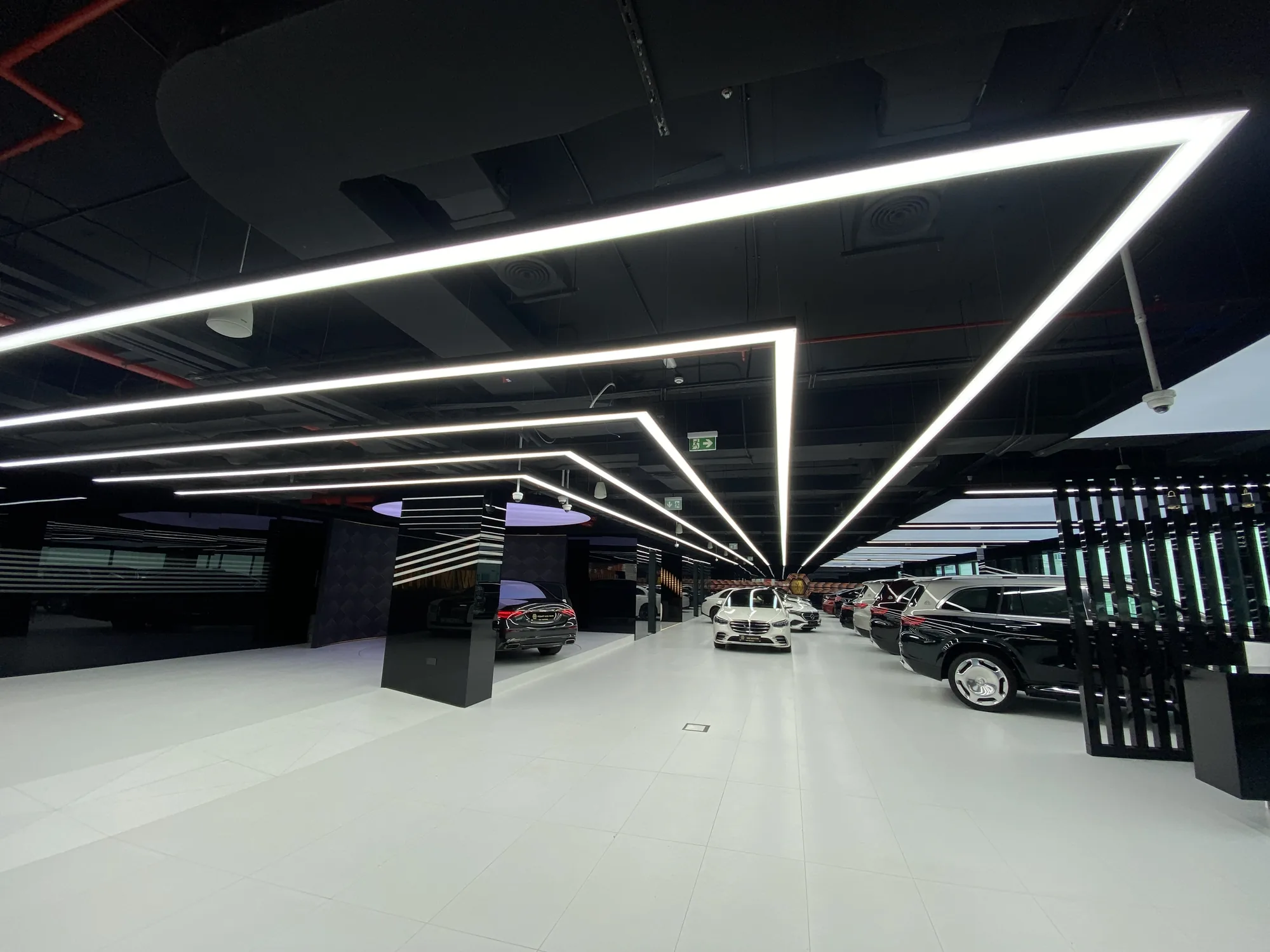 MW Motors — Showroom — detail