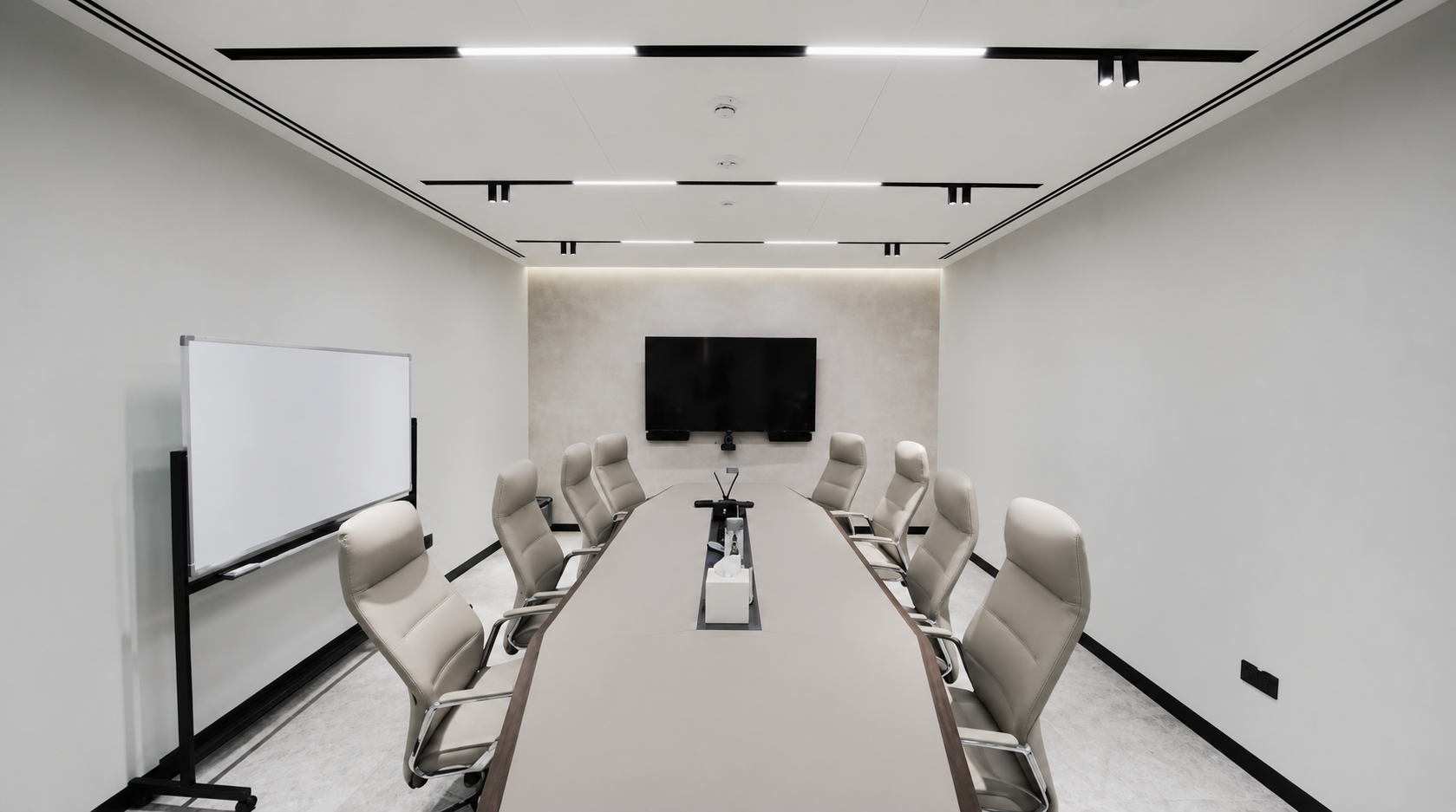 Al mas Corporate Office, Meeting room- Jumeirah Lakes Towers - Image 4
